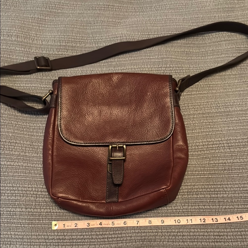 Beautiful Fossil brand  Brown Leather Crossbody Bag